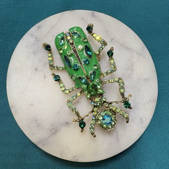 Vintage Style Scarab Beetle/Insect Brooch – Green- Egyptian Symbol of Protect - Picture 4 of 9